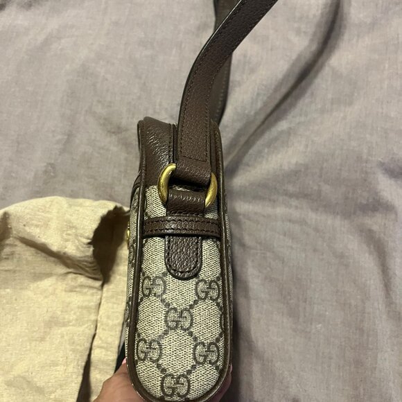 Gucci Cross Body - like new - Picture 7 of 7